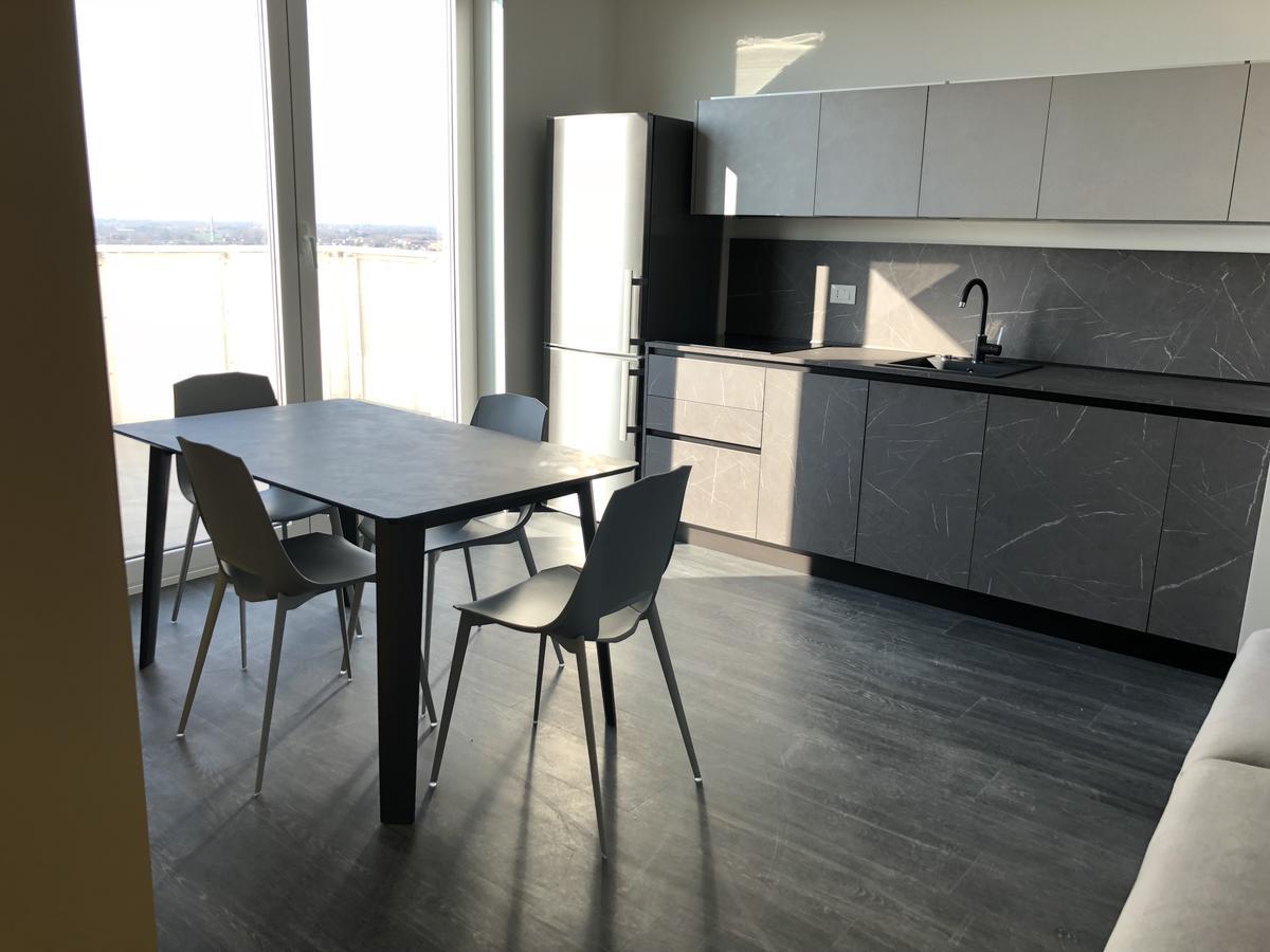 Sky Tower Suite Mestre Luaran gambar