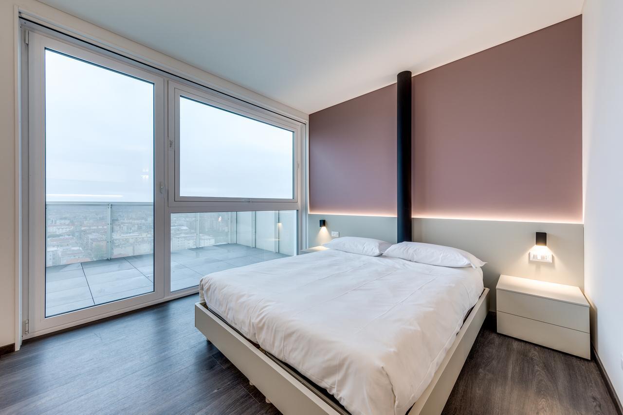 Sky Tower Suite Mestre Luaran gambar