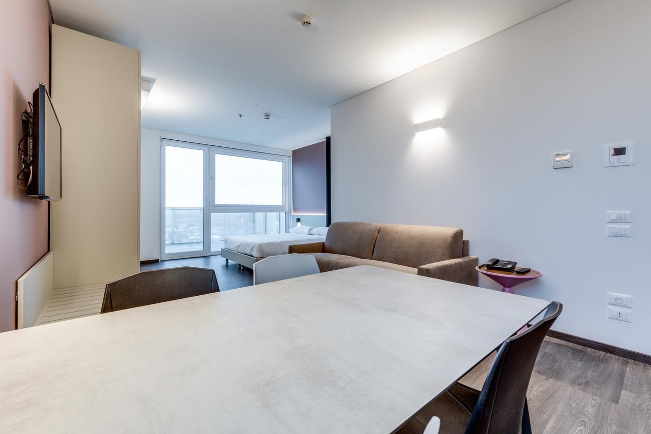 Sky Tower Suite Mestre Luaran gambar