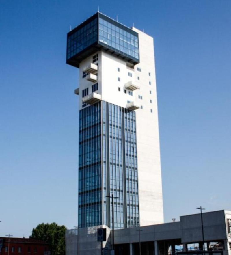 Sky Tower Suite Mestre Luaran gambar