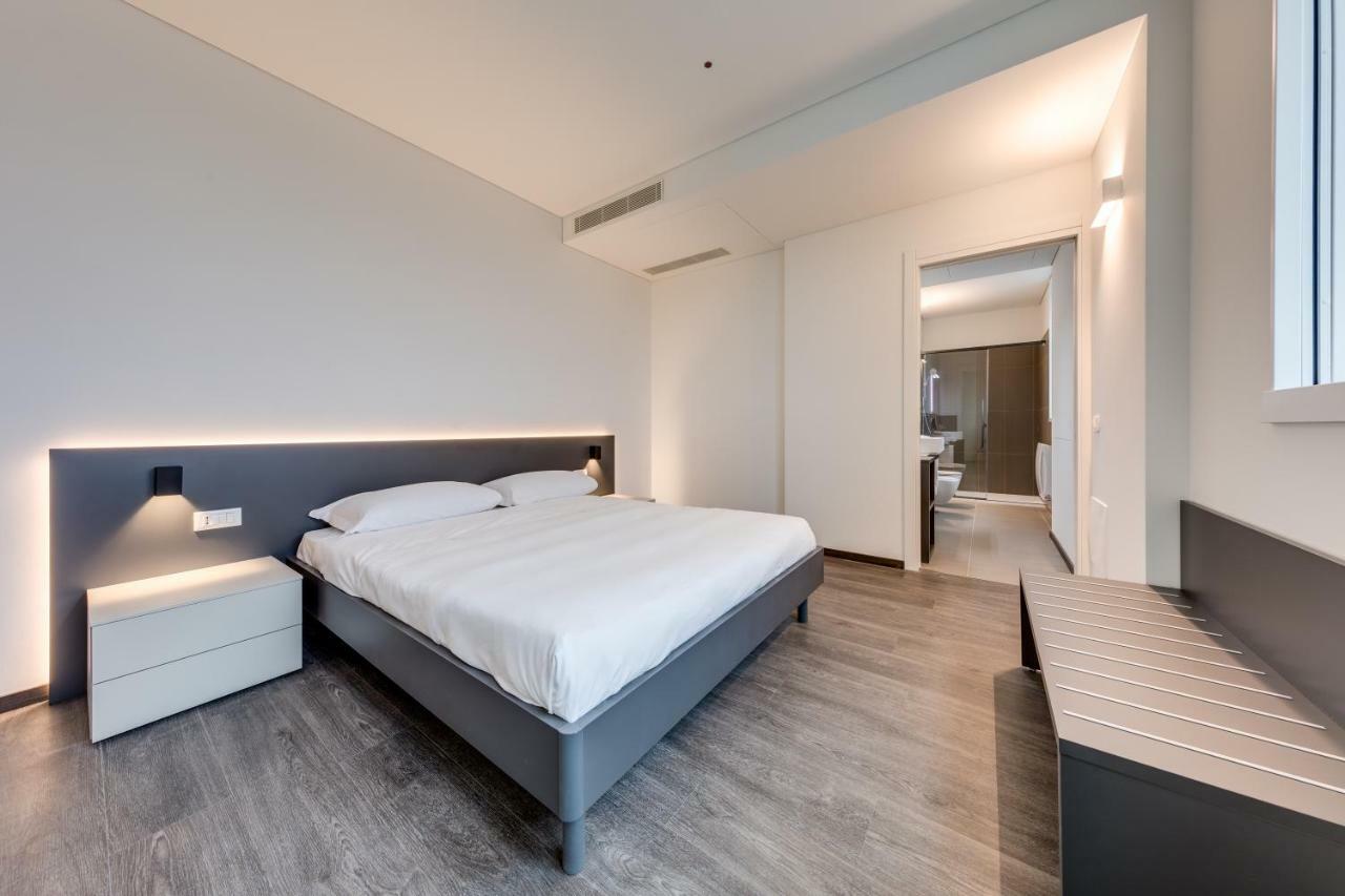 Sky Tower Suite Mestre Luaran gambar