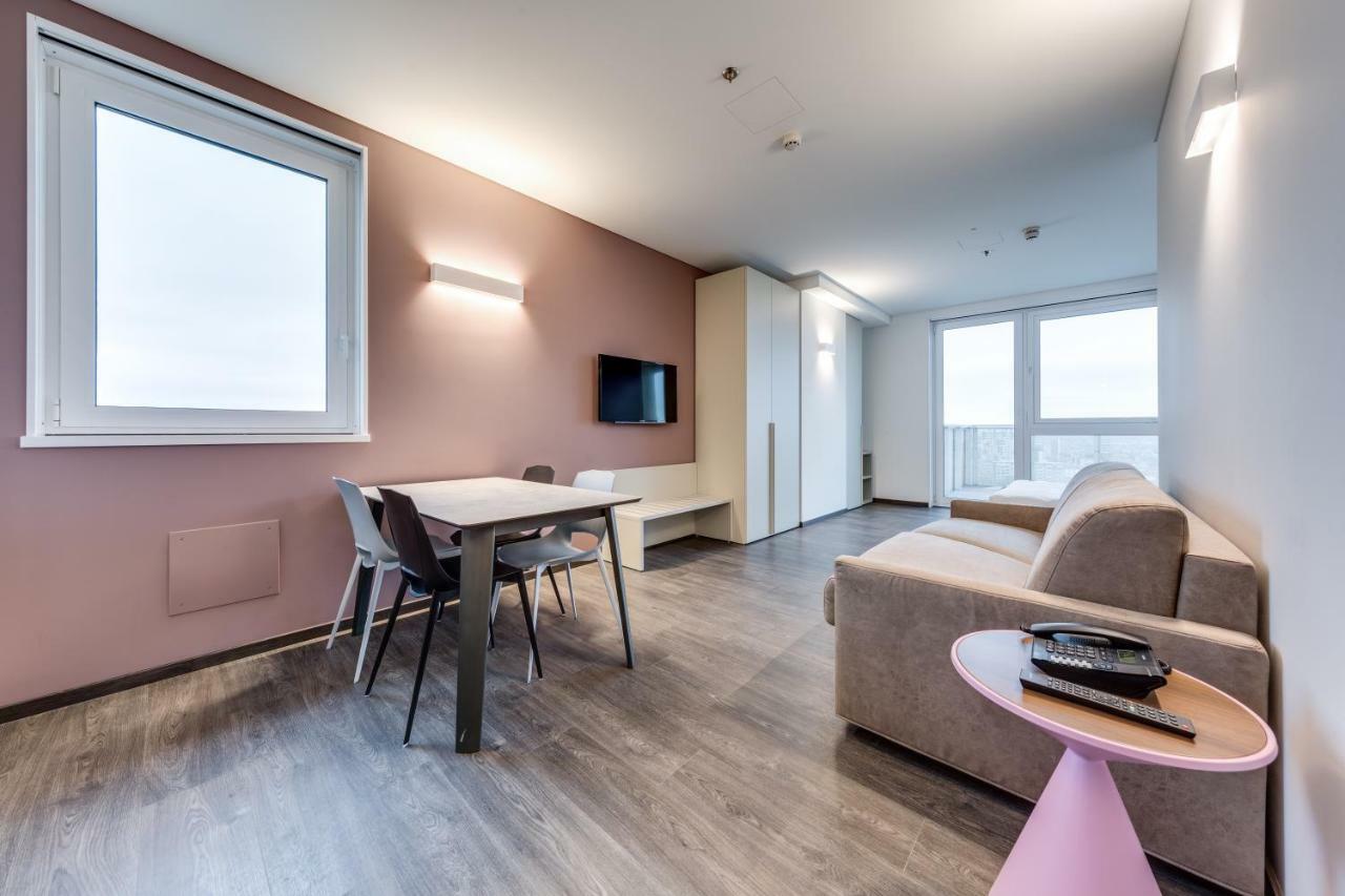 Sky Tower Suite Mestre Luaran gambar