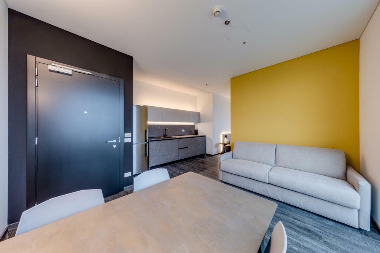 Sky Tower Suite Mestre Luaran gambar
