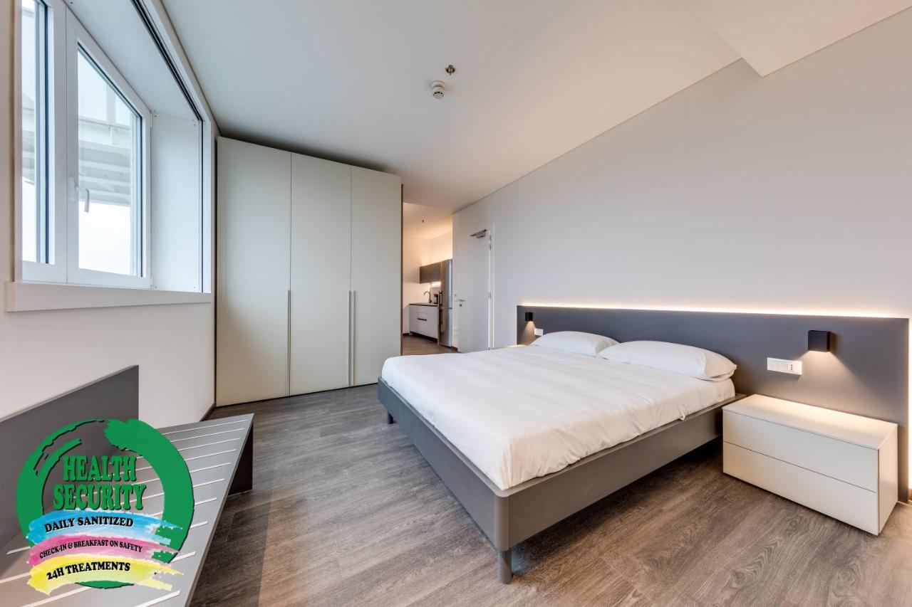 Sky Tower Suite Mestre Luaran gambar
