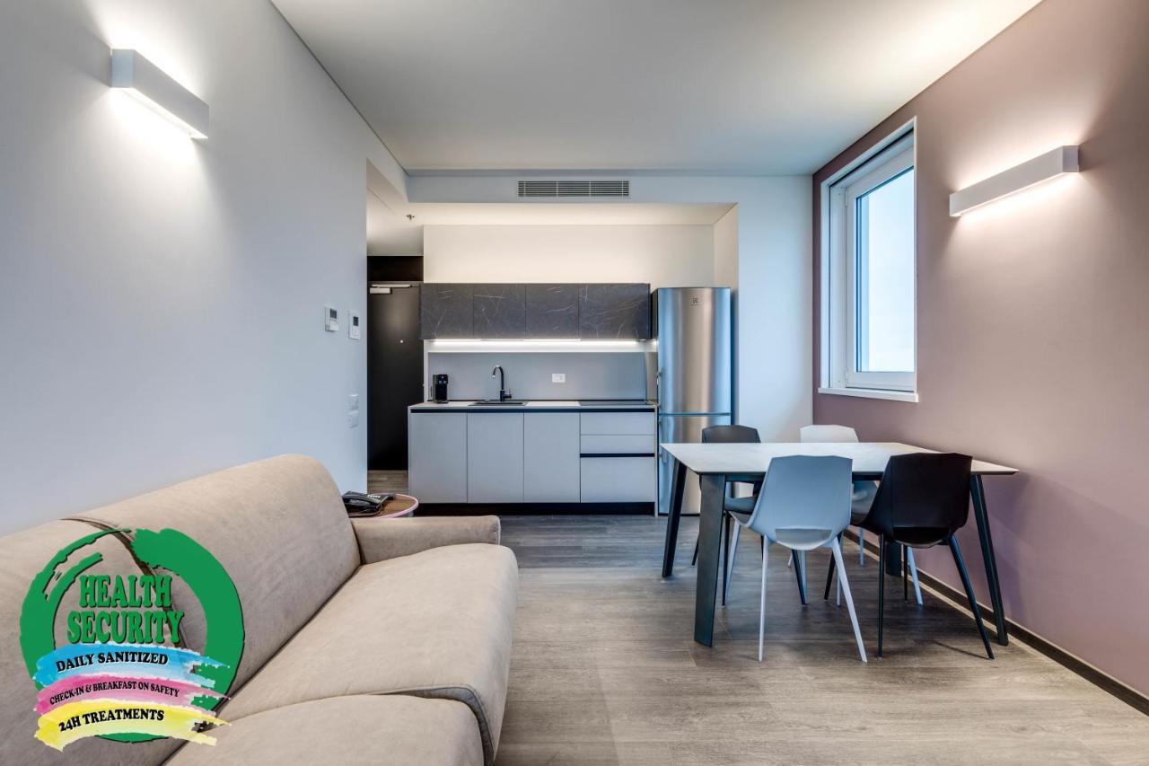 Sky Tower Suite Mestre Luaran gambar